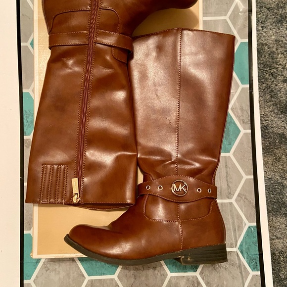 GIRLS Michael Kors knee high boots - Picture 2 of 5